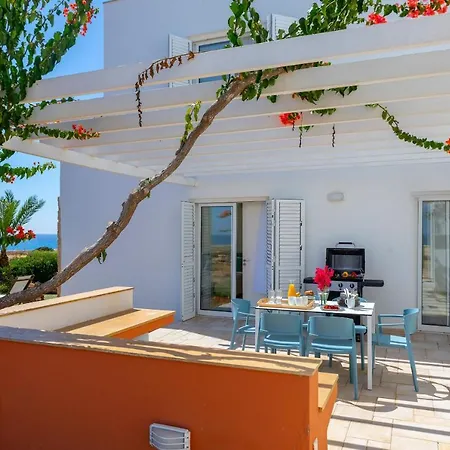 빌라 Seafront Violetta *