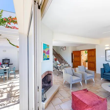 Seafront Violetta Villa