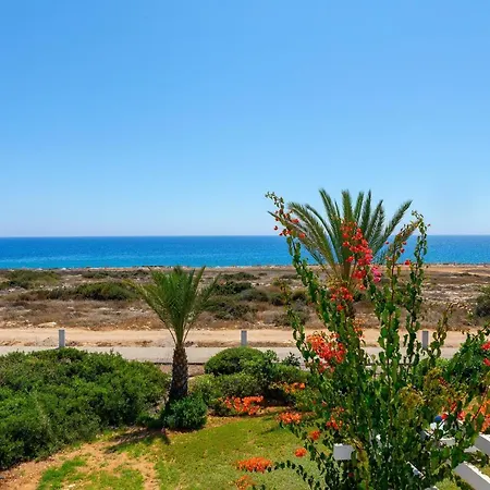 Villa Seafront Violetta *