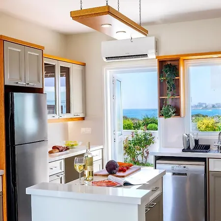 Seafront Violetta Villa