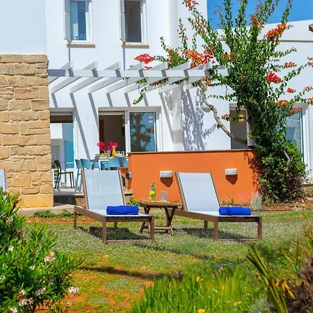 Seafront Violetta Villa *