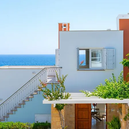 Villa Seafront Violetta *