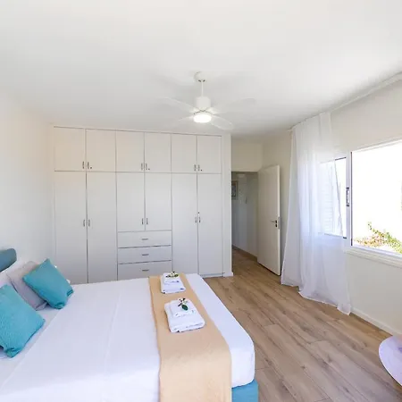 Villa Seafront Violetta Protaras