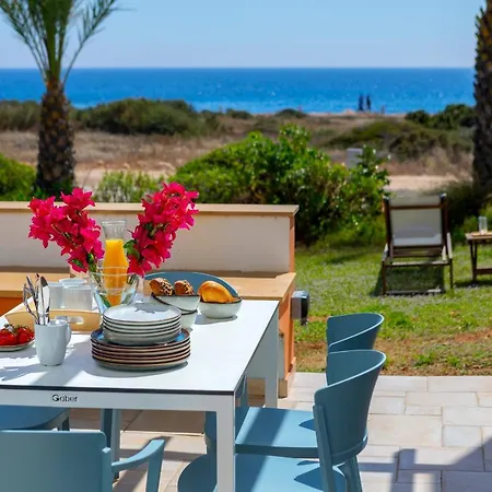 Villa Seafront Violetta *