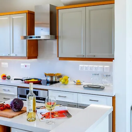 Seafront Violetta Villa