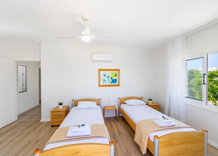 Seafront Violetta Протарас