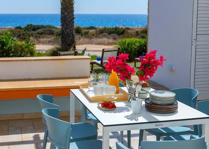 Seafront Violetta Вилла