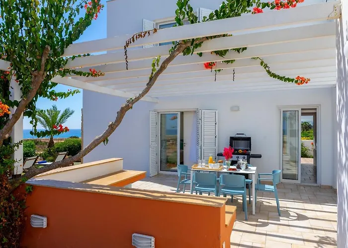 Вилла Seafront Violetta *