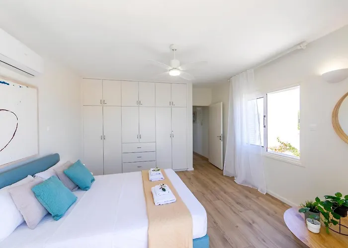 Вилла Seafront Violetta Протарас