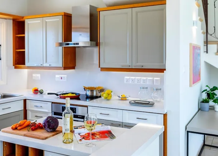 Seafront Violetta Вилла