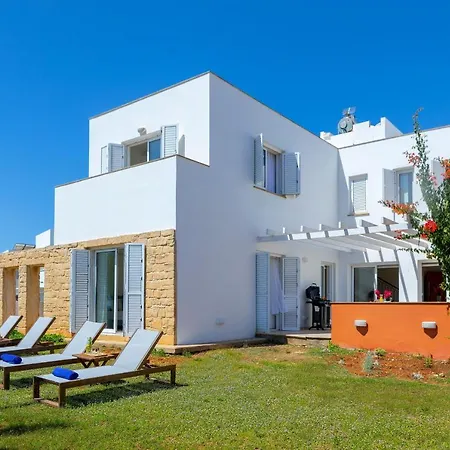 ヴィラ Seafront Violetta プロタラス