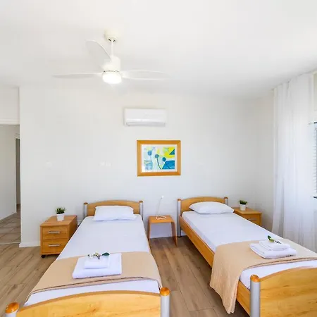 Seafront Violetta プロタラス