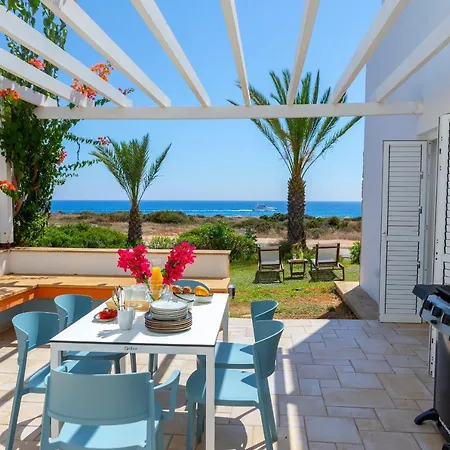 Seafront Violetta Villa *