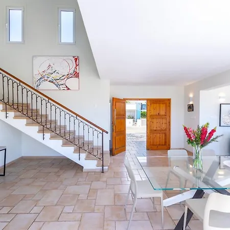 ヴィラ Seafront Violetta