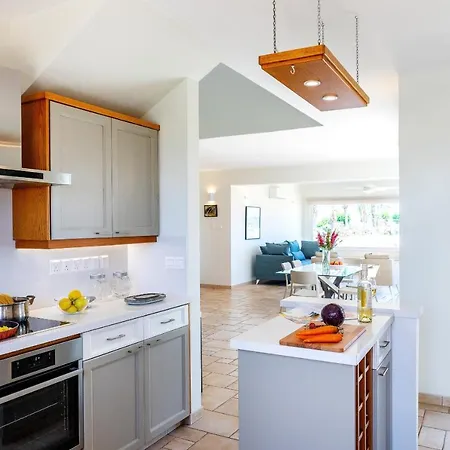 Seafront Violetta プロタラス