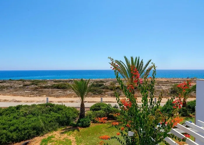 别墅 Seafront Violetta *