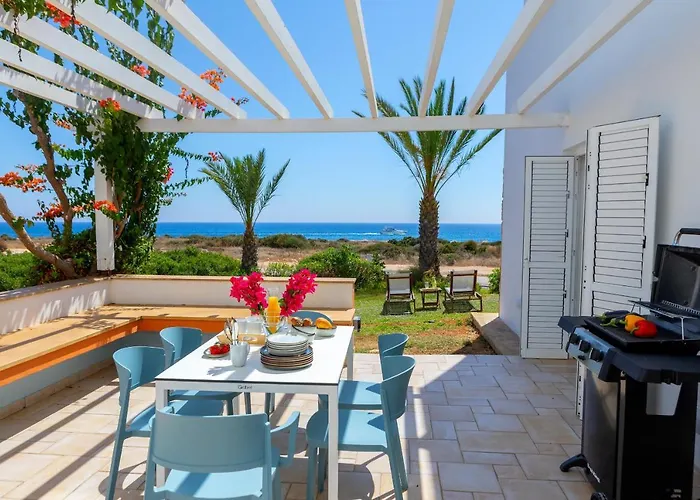 Seafront Violetta Villa *