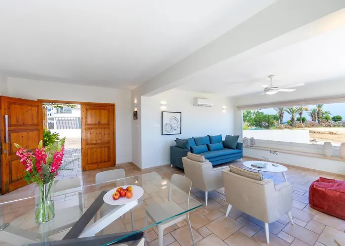 别墅 Seafront Violetta *