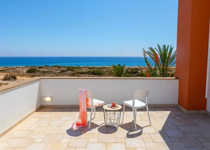 别墅 Seafront Violetta *