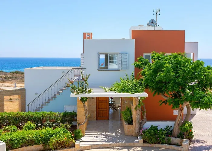 Seafront Violetta 别墅 *