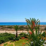 Villa Seafront Violetta *